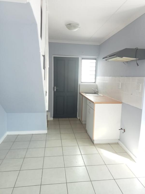 To Let 2 Bedroom Property for Rent in Maitland Western Cape